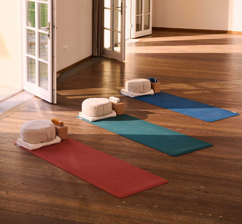 Ein vielfältiges Yoga Equipment ist deine Basis für die Asana-Praxis