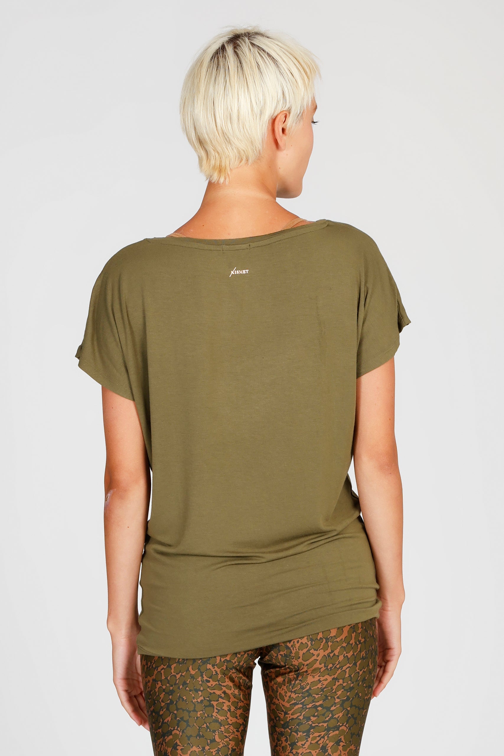 Cosy Tee - Olive basis - YOGISHOP