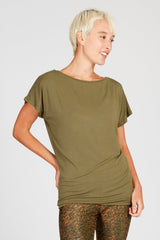 Cosy Tee - Olive basis - YOGISHOP