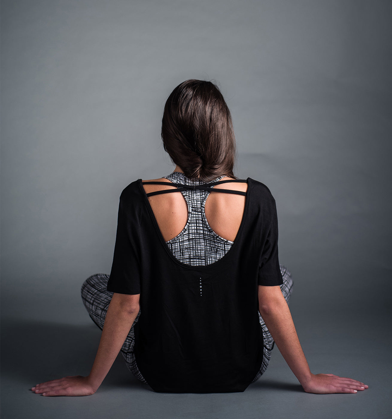 Yoga-T-Shirt "criss cross" - jet black - YOGISHOP