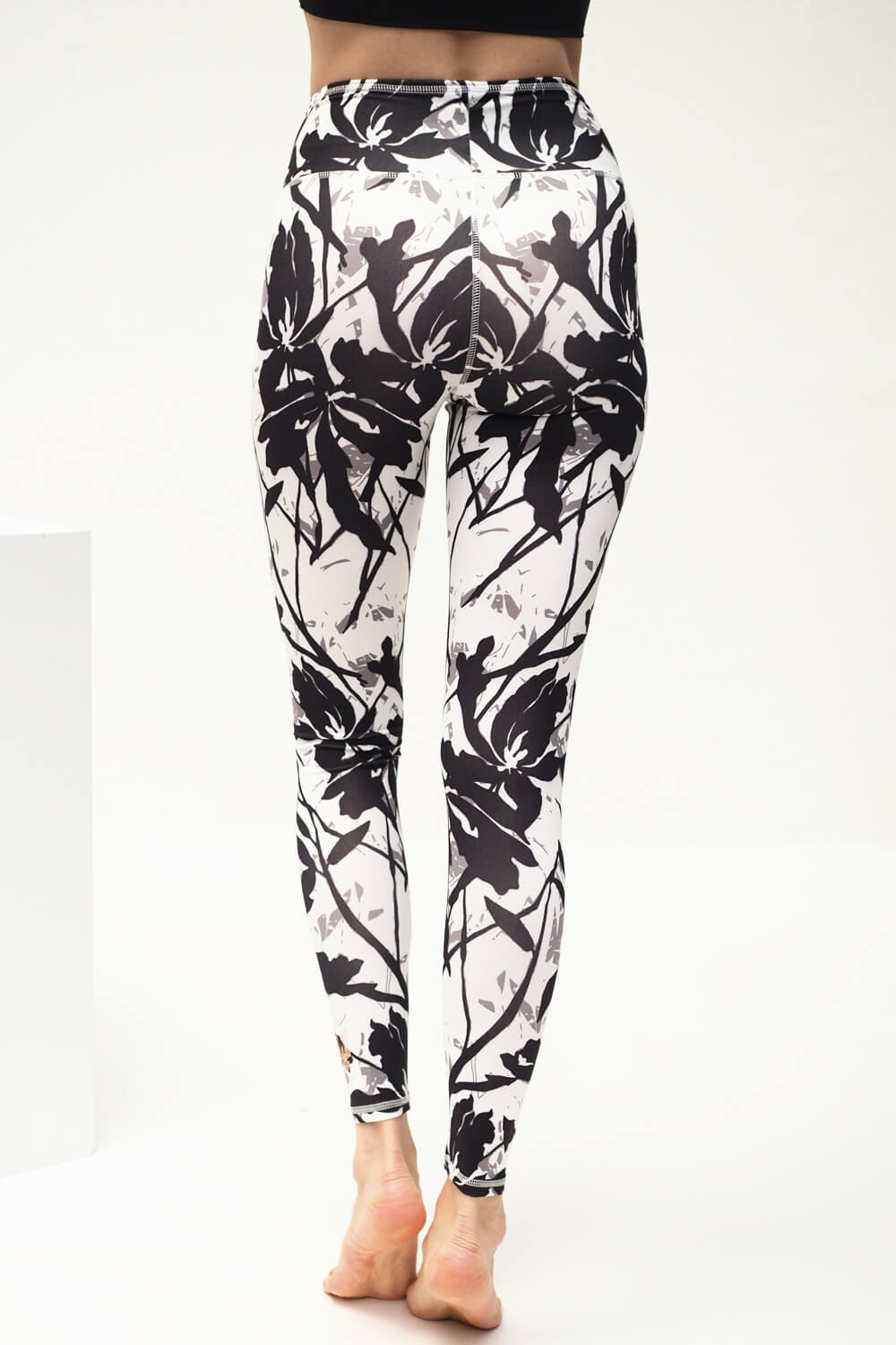 Yoga-Leggings Ganga 7/8 - flower black white - YOGISHOP