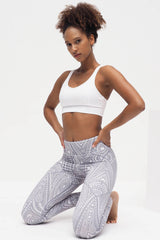Yoga-Leggings Ganga 7/8 - mandala grey - YOGISHOP