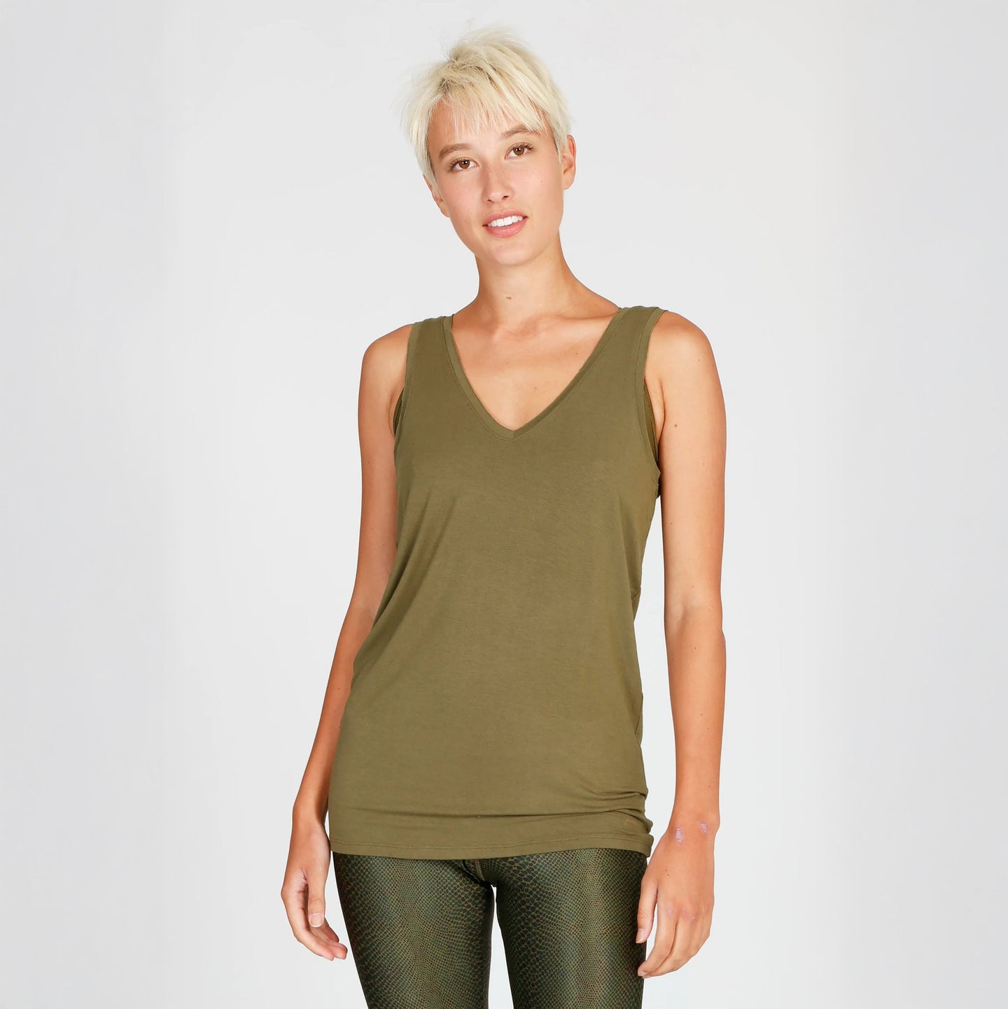 Cosy Tank Twist - olive - YOGISTAR